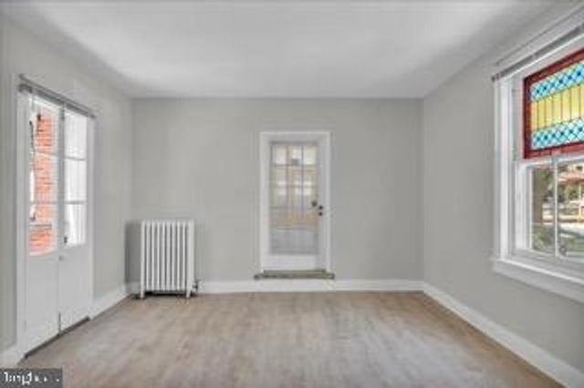 34 W BROAD ST, Burlington, NJ 08016