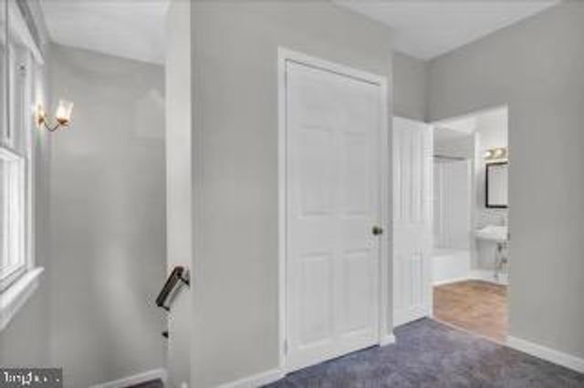 34 W BROAD ST, Burlington, NJ 08016