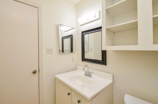 12300 Brookglade Circle 139, Houston, TX 77099