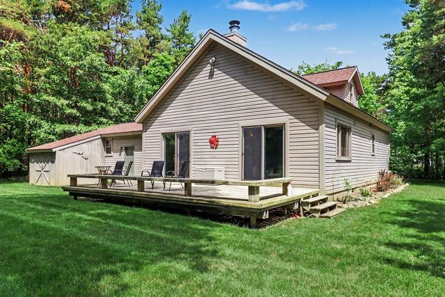 10035 Hawthorne Lane, Canadian Lakes, MI 49346