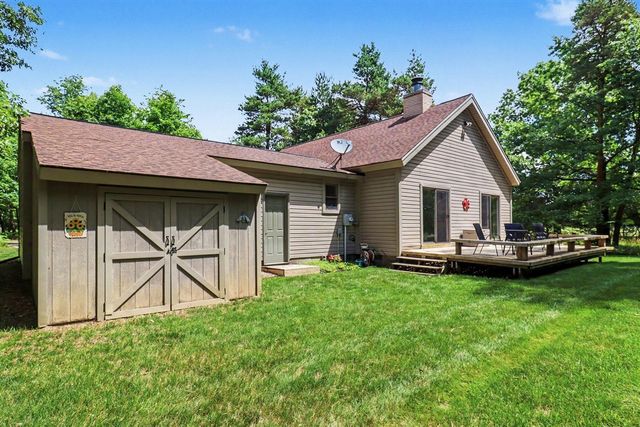 10035 Hawthorne Lane, Canadian Lakes, MI 49346