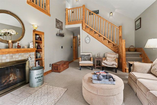 10035 Hawthorne Lane, Canadian Lakes, MI 49346
