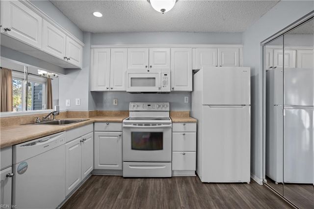 2558 Cove Point PL, Virginia Beach, VA 23454