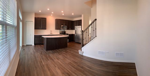 285 Lakeshore Drive, Oswego, IL 60543