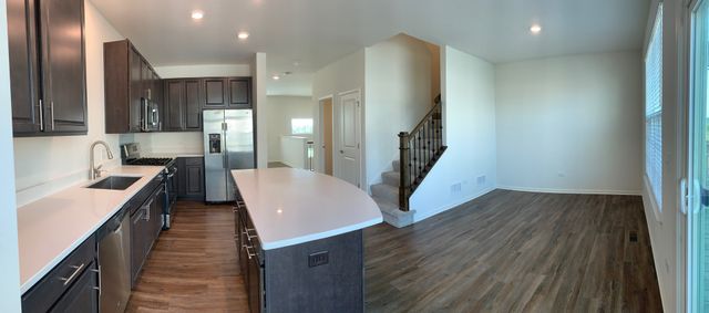 285 Lakeshore Drive, Oswego, IL 60543