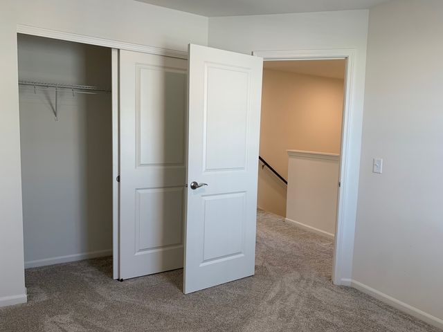 285 Lakeshore Drive, Oswego, IL 60543