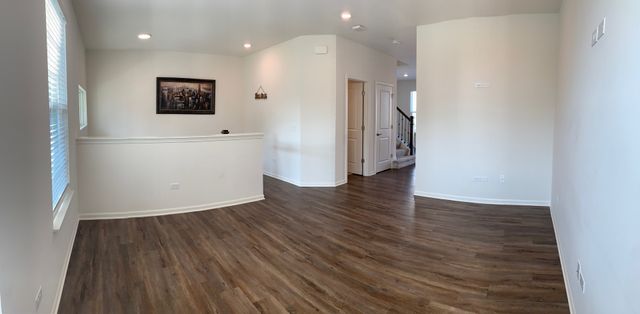 285 Lakeshore Drive, Oswego, IL 60543