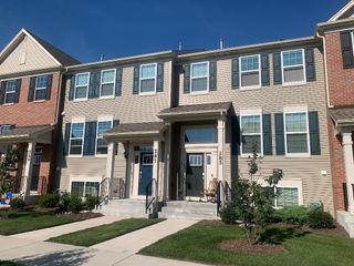 285 Lakeshore Drive, Oswego, IL 60543