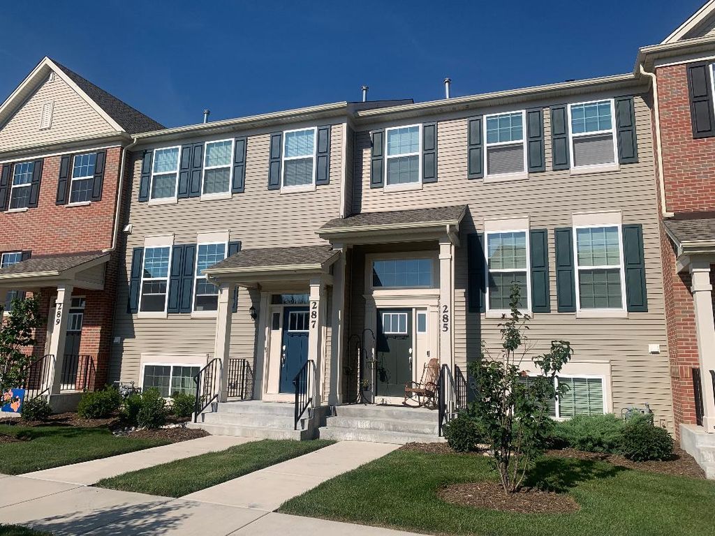 285 Lakeshore Drive, Oswego, IL 60543