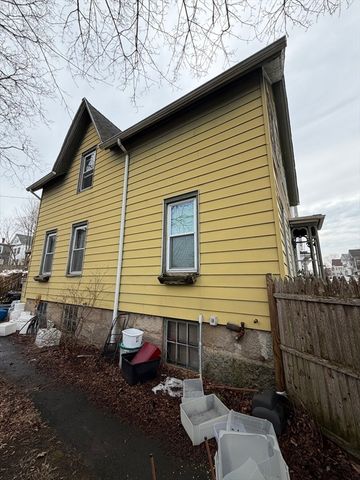 186 Maxfeild, New Bedford, MA 02740