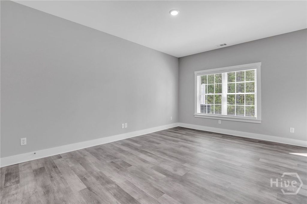 Image 10 of property listing at 105 Sherwood Court 2, Rincon, GA 31326