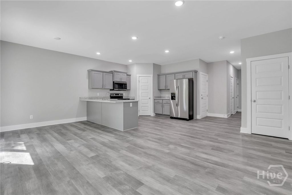 Image 12 of property listing at 105 Sherwood Court 2, Rincon, GA 31326