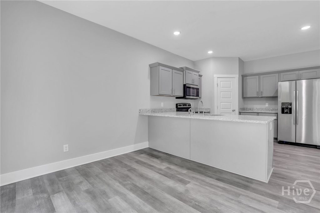 Image 14 of property listing at 105 Sherwood Court 2, Rincon, GA 31326