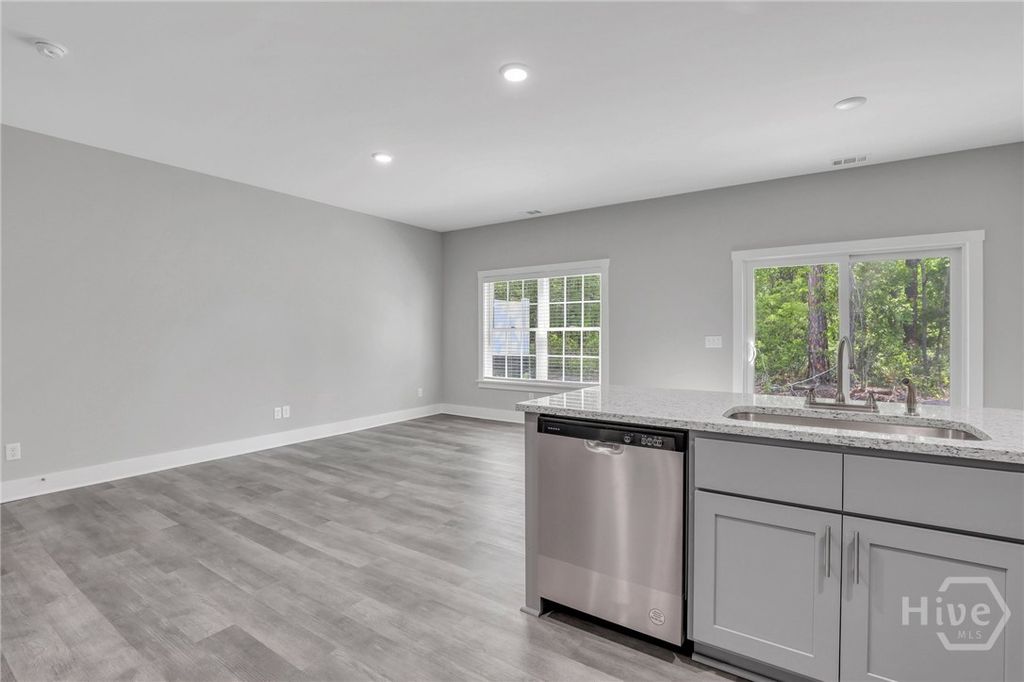 Image 7 of property listing at 105 Sherwood Court 2, Rincon, GA 31326
