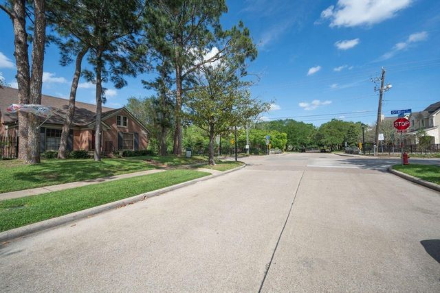 3702 Sunset Boulevard, West University Place, TX 77005