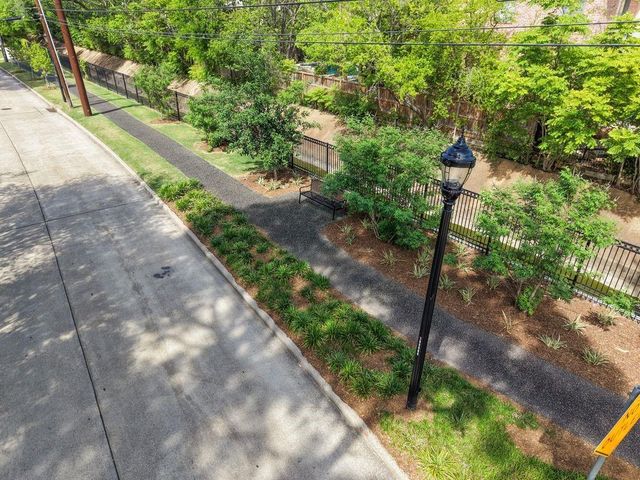 3702 Sunset Boulevard, West University Place, TX 77005