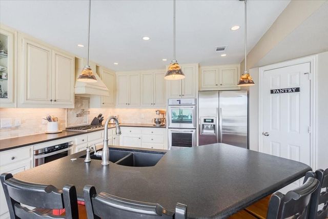 219 Admiral Drive, Gun Barrel City, TX 75156