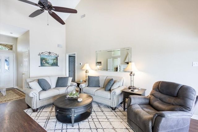 219 Admiral Drive, Gun Barrel City, TX 75156