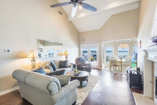 219 Admiral Drive, Gun Barrel City, TX 75156