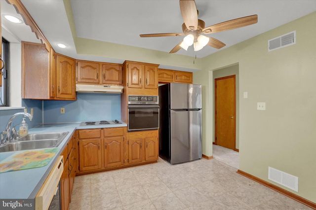 115 HILLSTREAM RD, Red Lion, PA 17356