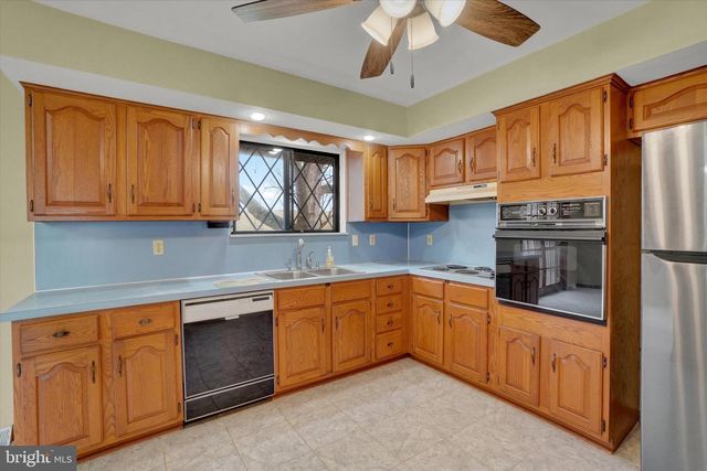 115 HILLSTREAM RD, Red Lion, PA 17356