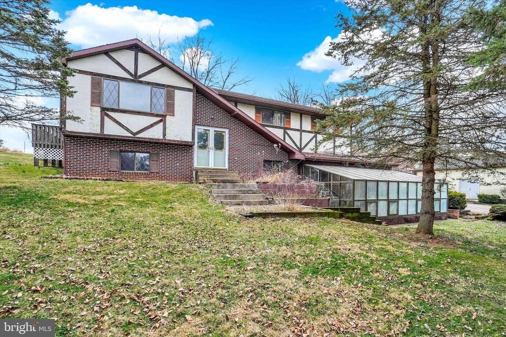 115 HILLSTREAM RD, Red Lion, PA 17356