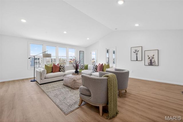 210 Marais Temps Clair Way, St Charles, MO 63301