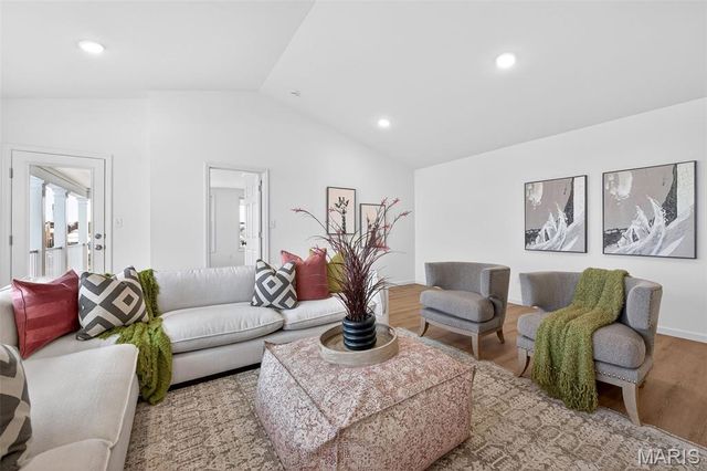 210 Marais Temps Clair Way, St Charles, MO 63301