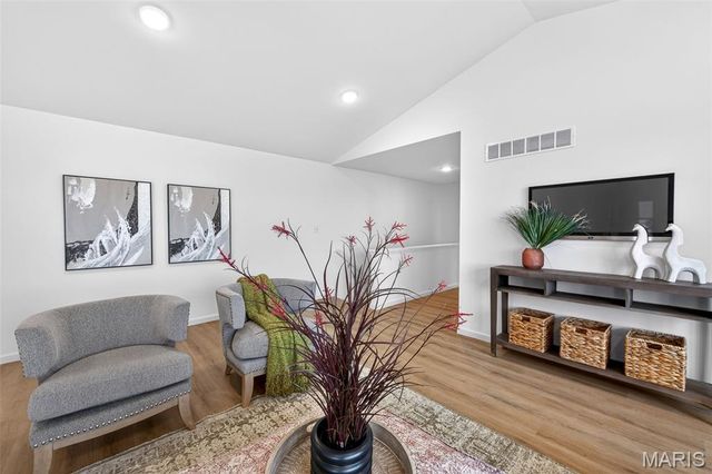 210 Marais Temps Clair Way, St Charles, MO 63301