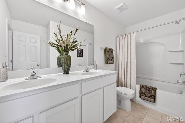 210 Marais Temps Clair Way, St Charles, MO 63301