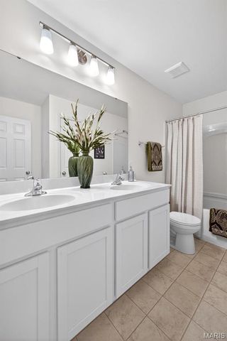 210 Marais Temps Clair Way, St Charles, MO 63301