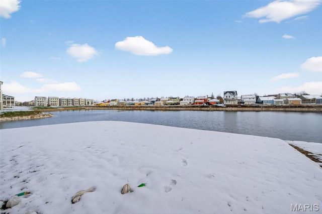 210 Marais Temps Clair Way, St Charles, MO 63301