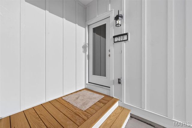 210 Marais Temps Clair Way, St Charles, MO 63301