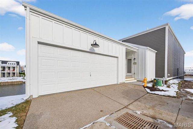 210 Marais Temps Clair Way, St Charles, MO 63301