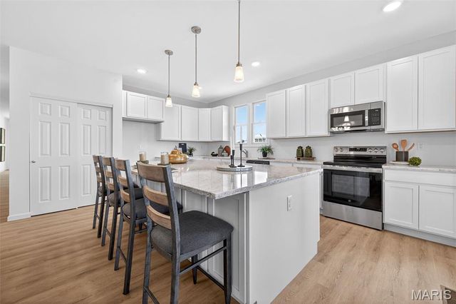 210 Marais Temps Clair Way, St Charles, MO 63301