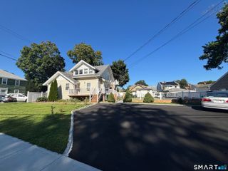 16 Hayes Drive, Milford, CT 06460