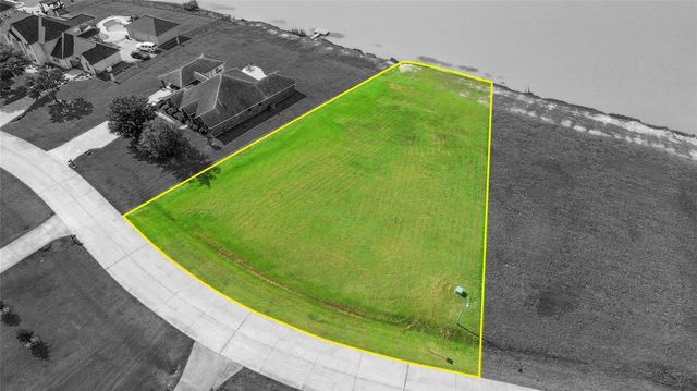 3711 S Shore Drive, Rosharon, TX 77583