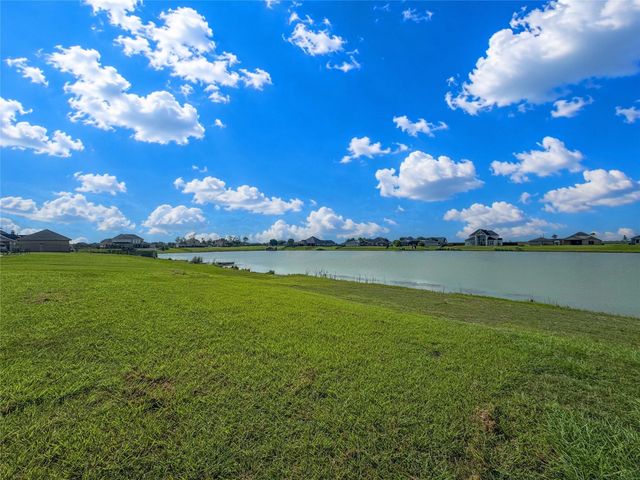 3711 S Shore Drive, Rosharon, TX 77583