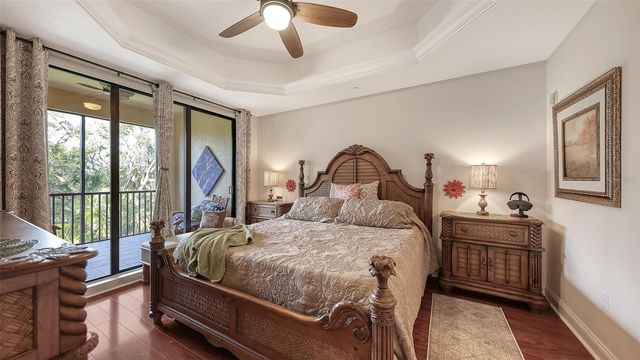 7718 LAKE VISTA COURT 207, Lakewood Ranch, FL 34202