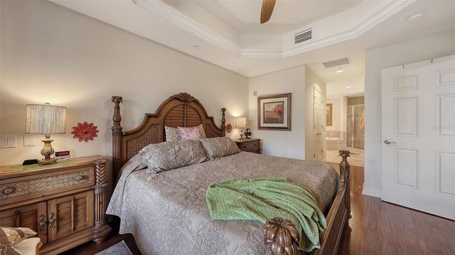 7718 LAKE VISTA COURT 207, Lakewood Ranch, FL 34202