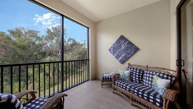 7718 LAKE VISTA COURT 207, Lakewood Ranch, FL 34202