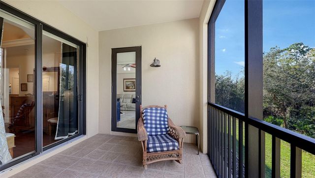 7718 LAKE VISTA COURT 207, Lakewood Ranch, FL 34202