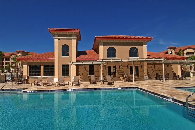 7718 LAKE VISTA COURT 207, Lakewood Ranch, FL 34202