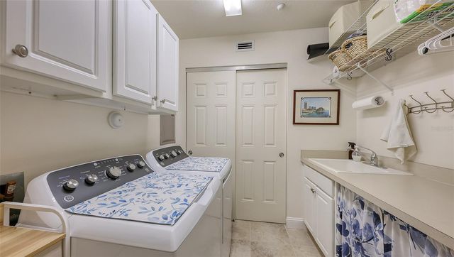 7718 LAKE VISTA COURT 207, Lakewood Ranch, FL 34202