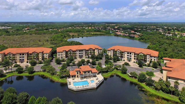 7718 LAKE VISTA COURT 207, Lakewood Ranch, FL 34202