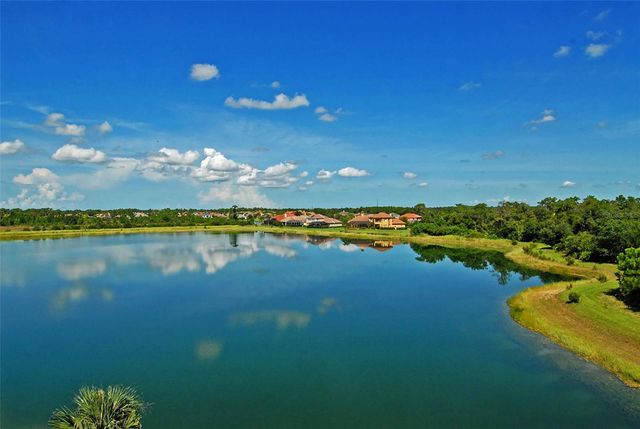 7718 LAKE VISTA COURT 207, Lakewood Ranch, FL 34202