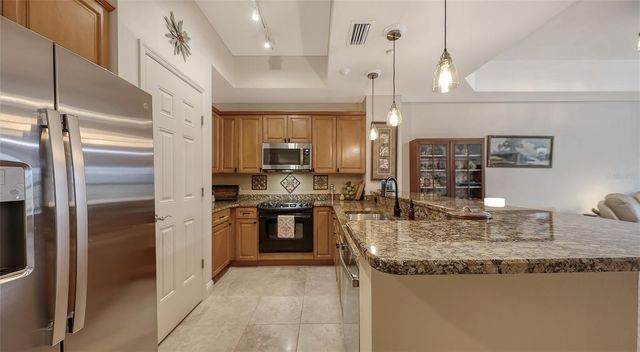 7718 LAKE VISTA COURT 207, Lakewood Ranch, FL 34202