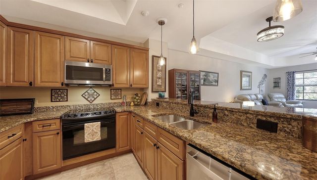 7718 LAKE VISTA COURT 207, Lakewood Ranch, FL 34202