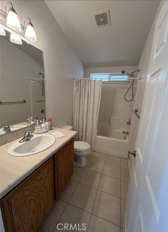 17 Serra Way, San Fernando, CA 91345