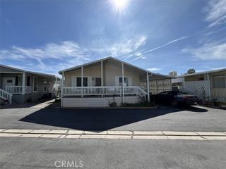 17 Serra Way, San Fernando, CA 91345